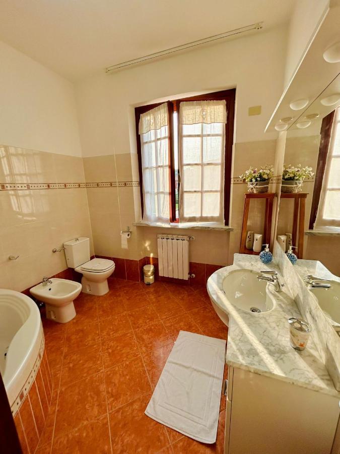 La Casa Del Tiglio Leilighet Sarzana Eksteriør bilde